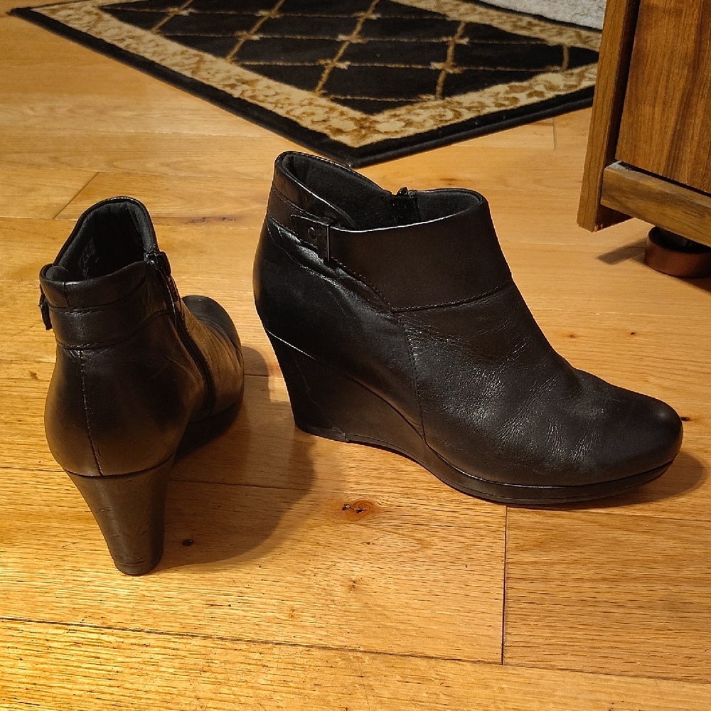 Clarks Black Wedge Ankle Boots Womens 9-1/2